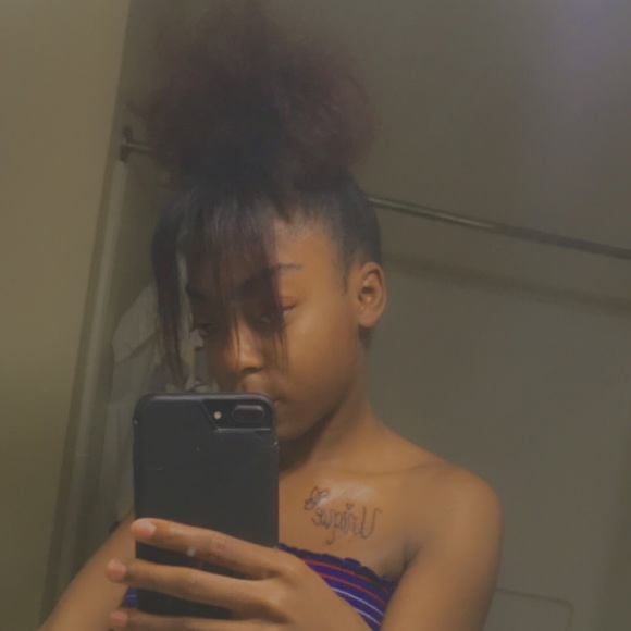 Meet your Posher, Nique - Picture 1 of 1